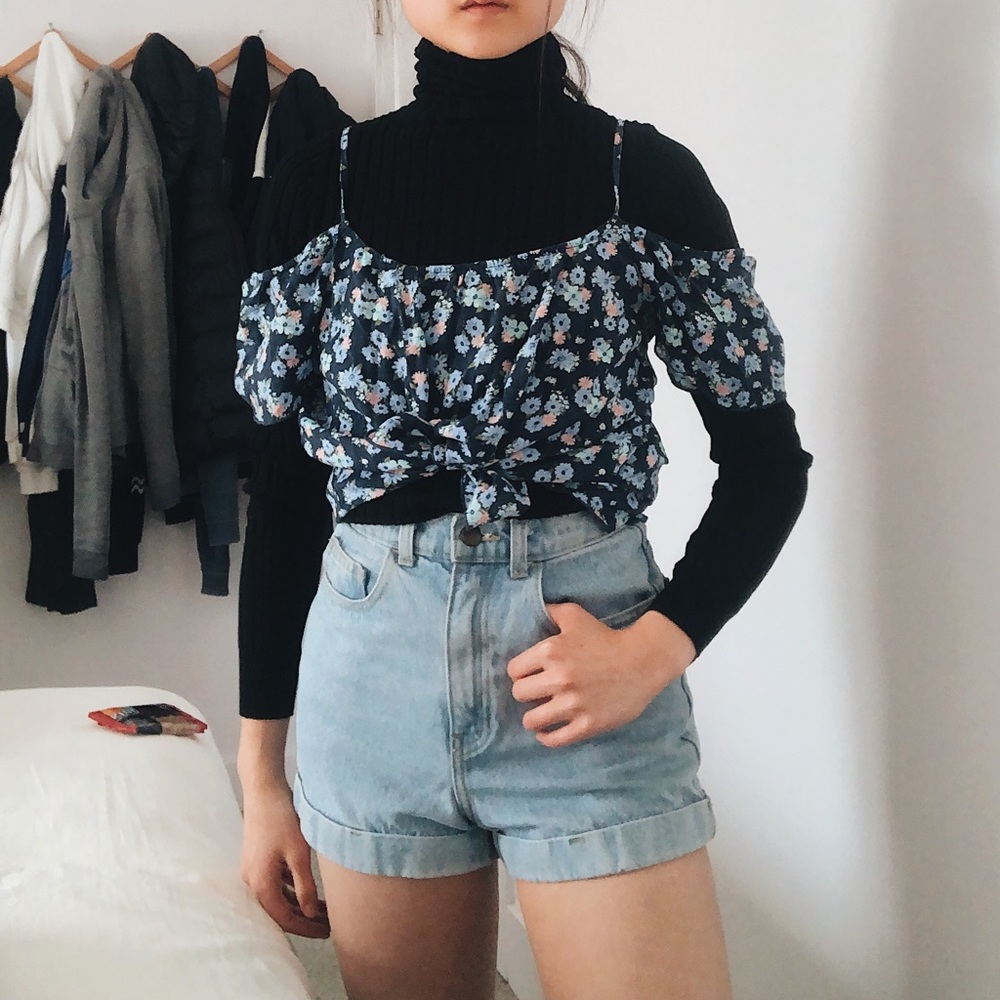 Abercrombie And Fitch floral blouse